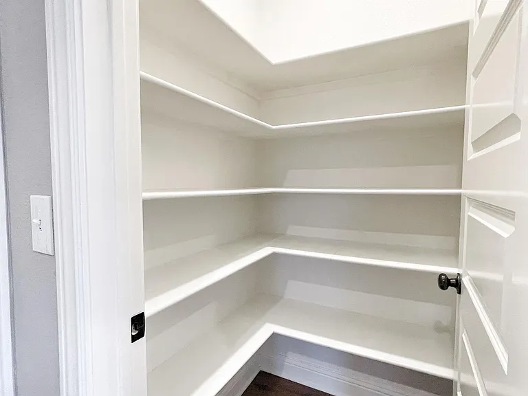 530 Captain Hopkins St — Photo 13