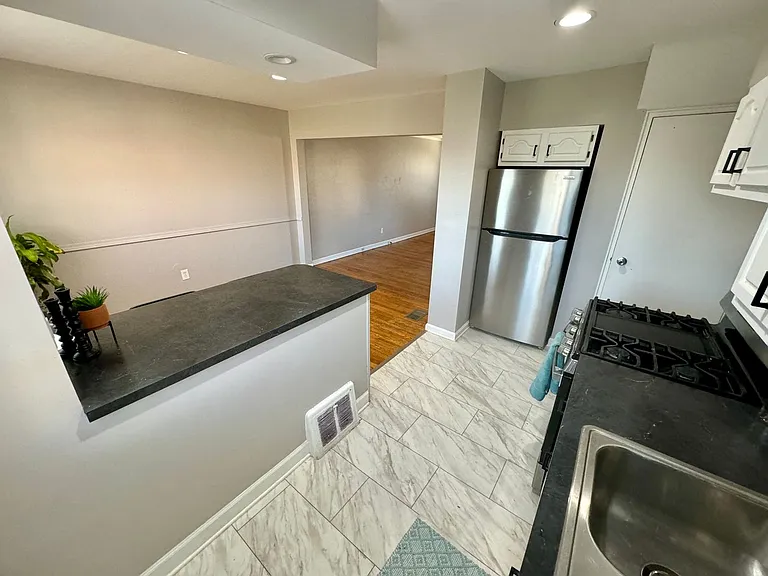 1139B Sells Ave — Photo 13