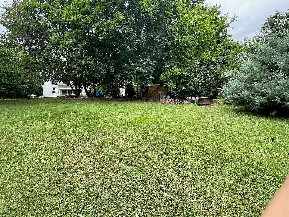1st image of 971 Putnam St