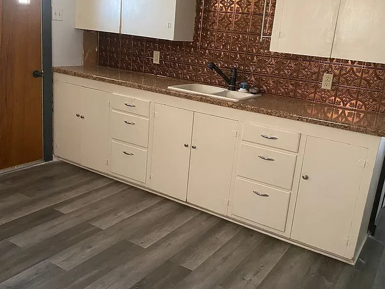 710 E Arkansas Ave — Photo 8