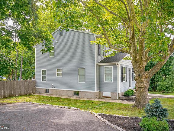 2nd image of 208 4th Ave