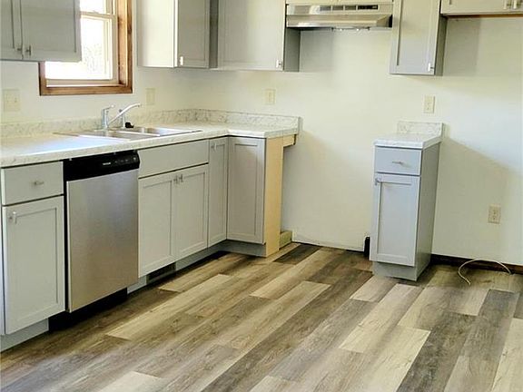 3rd image of 46 Centennial Dr