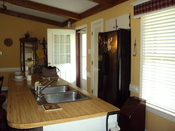 3rd image of 304 Gainey Dr