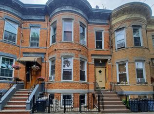 71-30 67th Pl, Flushing, NY 11385