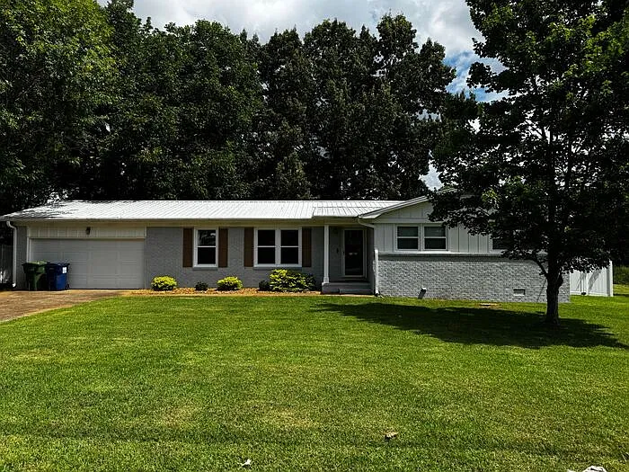1005 Willow Cove Cir SE