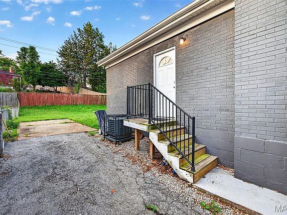 5th image of 1008 Groby Rd