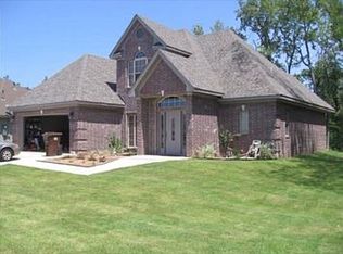 1992 Shelby Dr, Benton, AR 72015