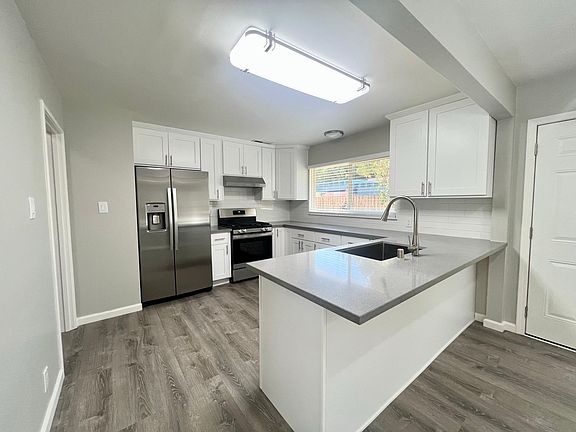 2nd image of 863 Partridge Ave