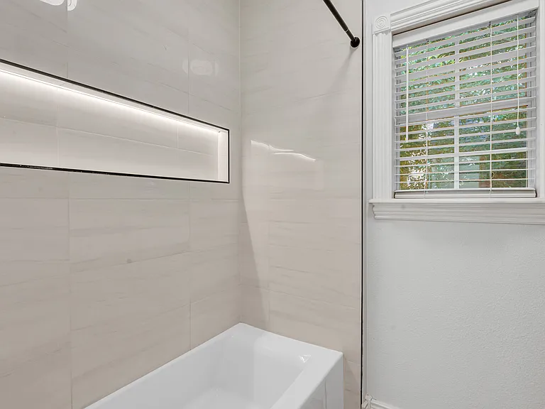 360 Highland Oaks Cir — Photo 27