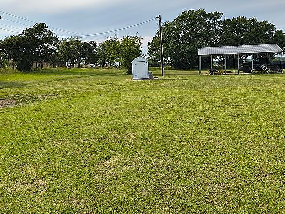 4th image of 1250 Winn Rd #1306
