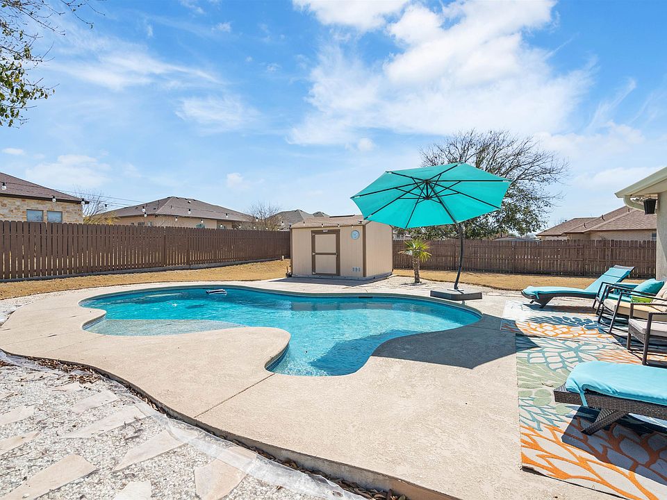 1st image of 107 Lookout Dr