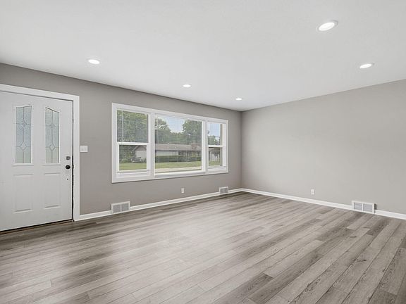 5th image of 1259 E Berkeley Street