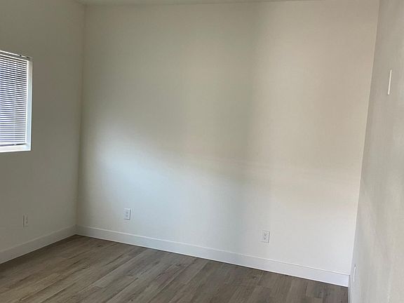5th image of 2834 Willow Pl #A