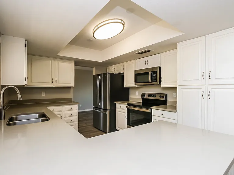2633 W Monte Ave — Photo 7