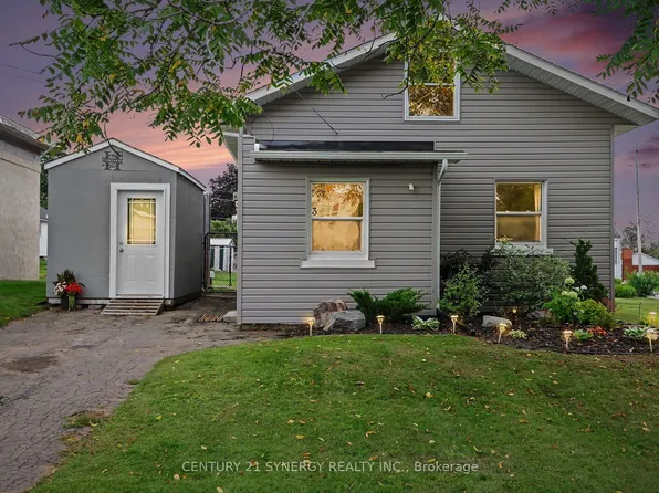 3 McKenzie Ave, Smiths Falls, ON K7A 3G4