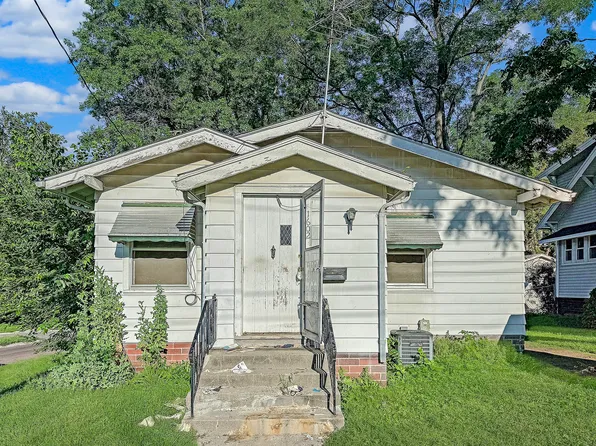 1602 E 32nd St, Des Moines, IA 50317