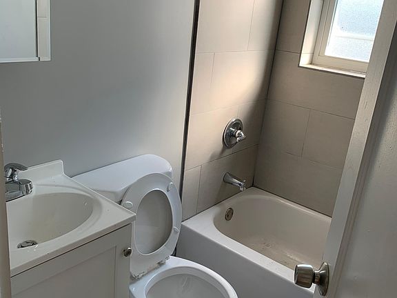 5th image of 1155 E 72nd St #1