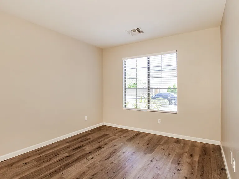 1044 S 239th Ln — Photo 11