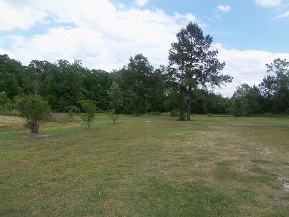 4th image of 140 Carolyn Dr