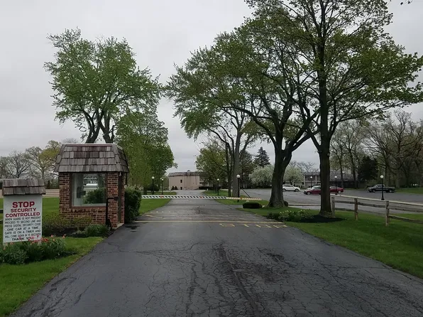 3405 S Browns Lake Dr Unit 37, Burlington, WI 53105