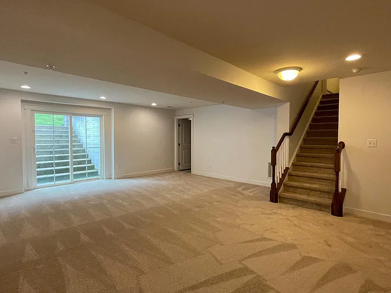 2309 Harmsworth Dr — Photo 22