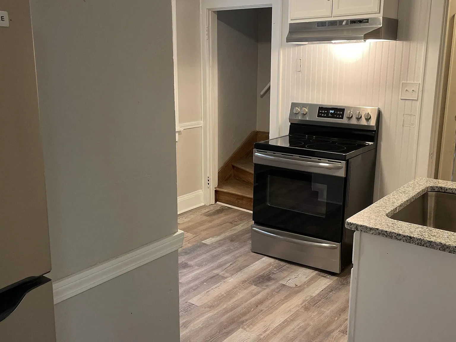 4 bed, 1.0 bath, 1287 sqft, $1,750 — Photo 2