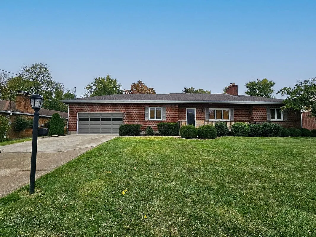 3 bed, 2.5 bath, 1518 sqft, $2,400 — Photo 1