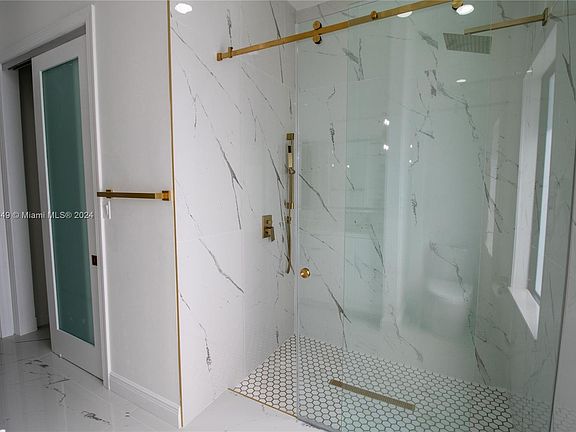 4th image of 1206 W 14th St