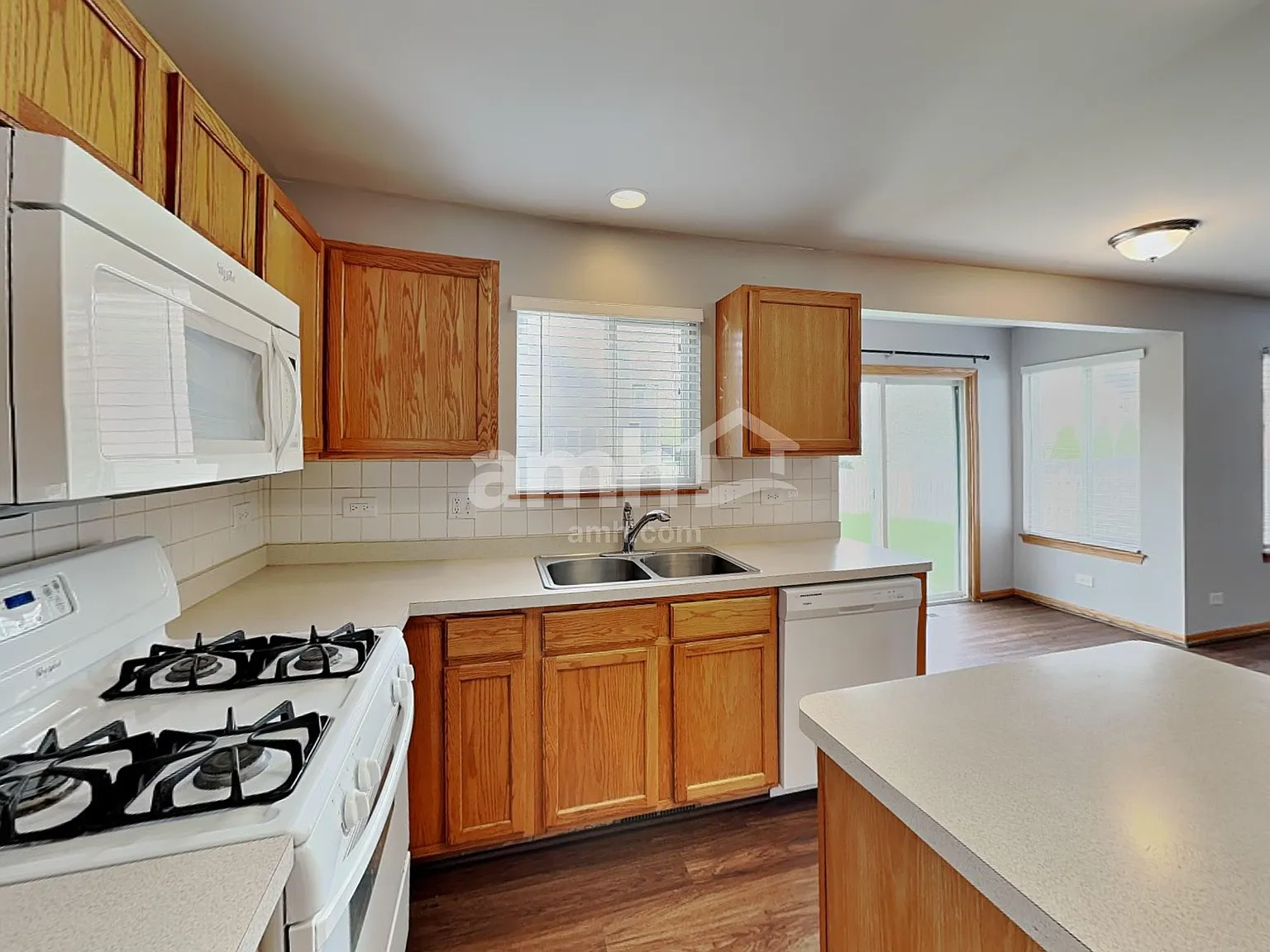 4 bed, 2.5 bath, 2188 sqft, $3,360 — Photo 3