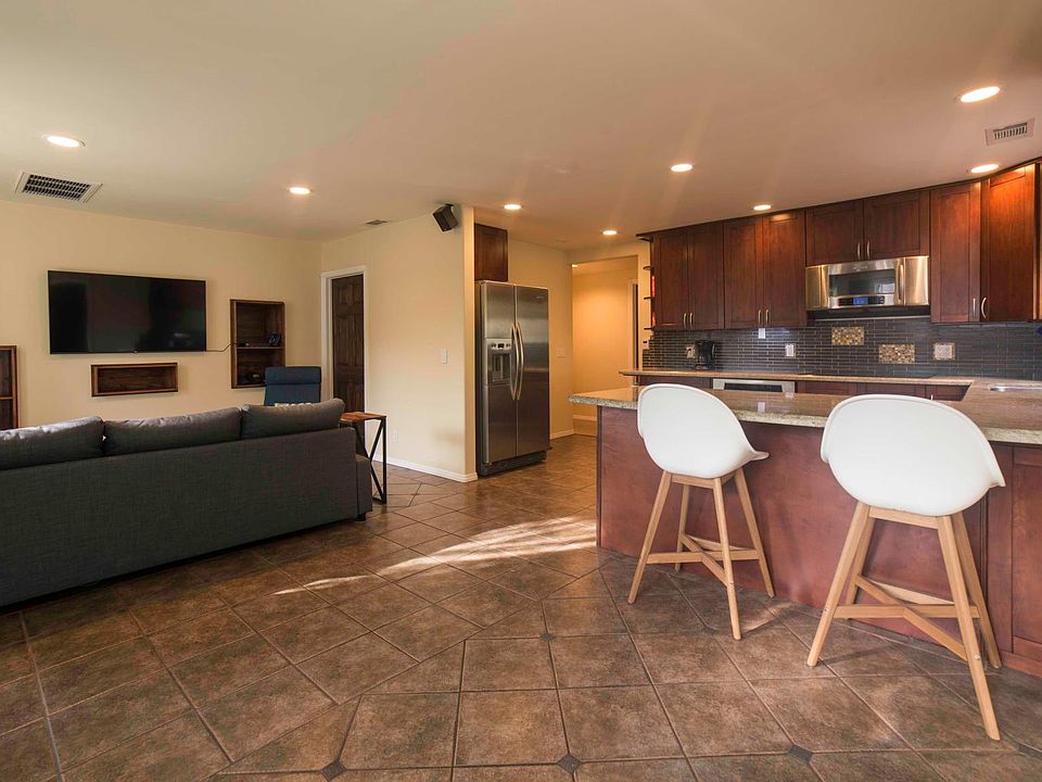 Livingroom & kitchen