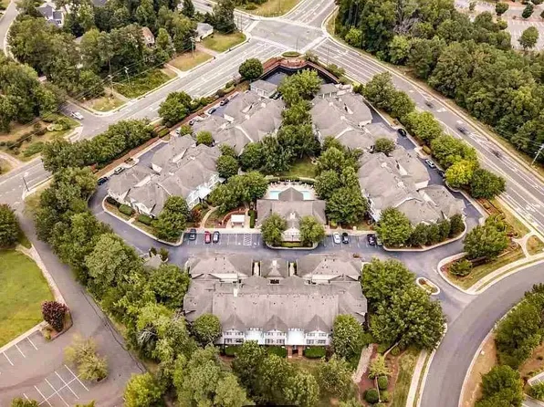 104 Presque Isle Ln #104, Chapel Hill, NC 27514