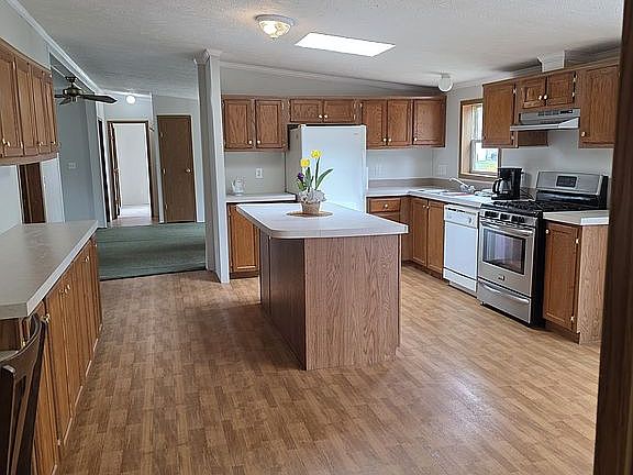5th image of 118 Orchard Trl