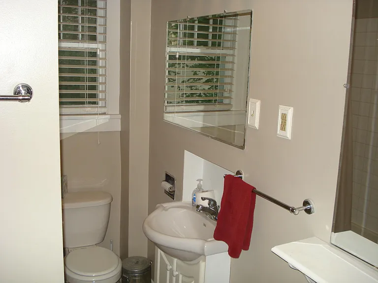 324 Forest Ave — Photo 9
