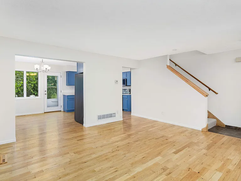 420 Buchanan St NE — Photo 5