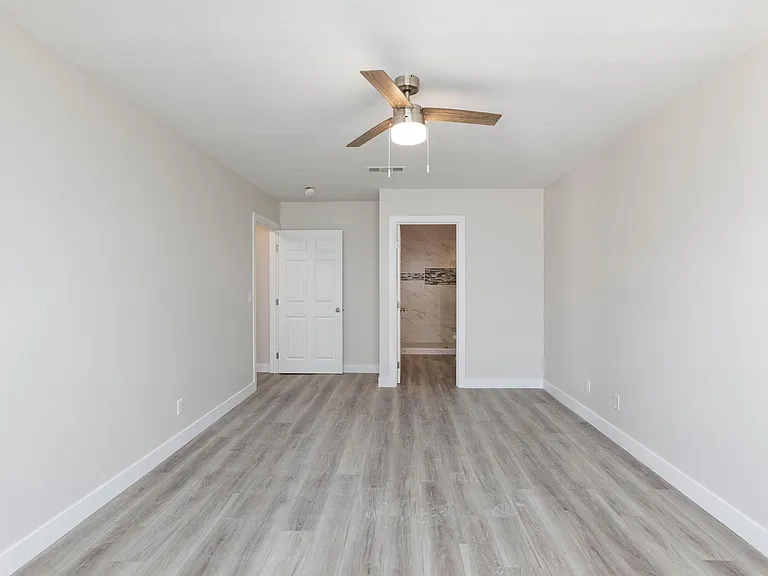 2607 Glen Green Ave — Photo 21