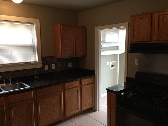 3rd image of 4003 Franklin Ave