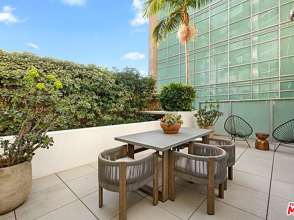 3rd image of 13700 Marina Pointe Dr Unit 314