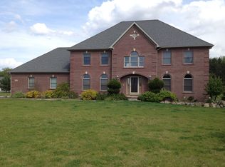 Cedar, Fowlerville, MI 48836