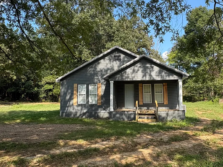 1332 N 9th Hwy — Photo 1
