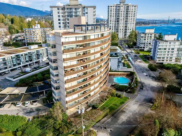 2135 Argyle Ave #105, West Vancouver, BC V7V 1A5