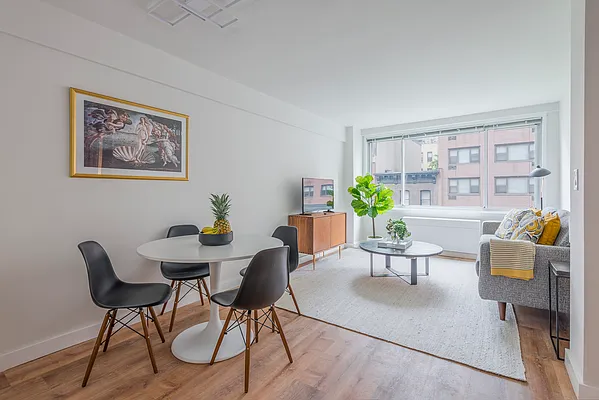 Rented by Residently USA, LLC | media 8