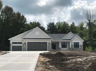 3072 Hidden Meadows Dr, Midland, MI 48642