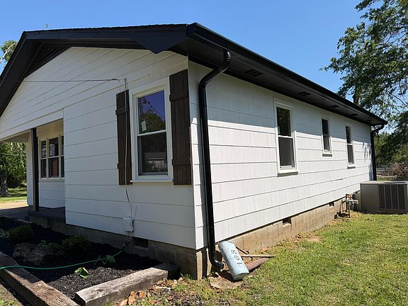4th image of 103 Sherry Ln