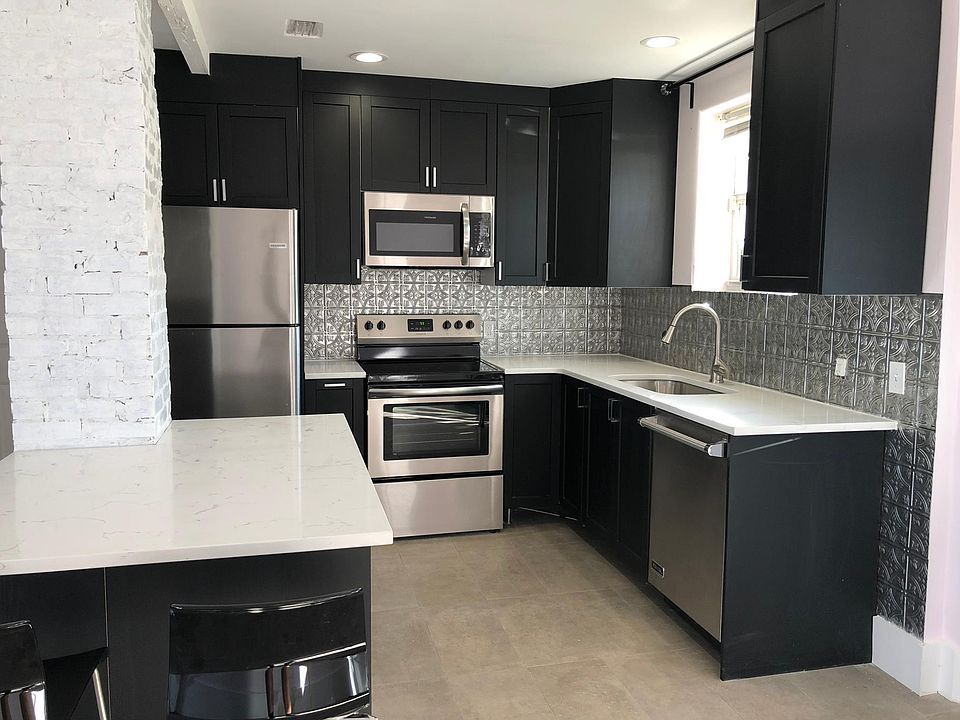 1st image of 320 Revilo Blvd #2