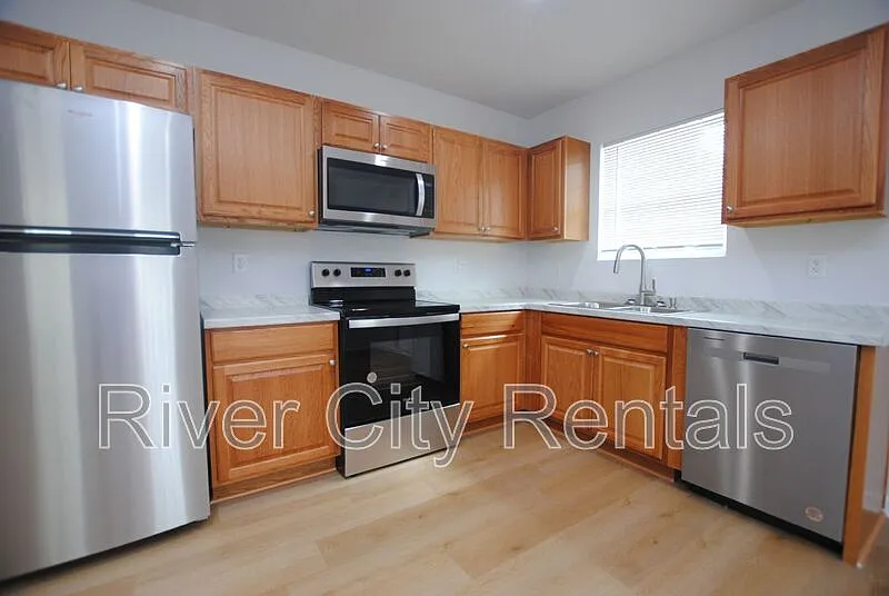 3 bed, 2.0 bath, 1307 sqft, $1,499 — Photo 4