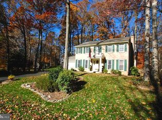 11024 Clara Barton Dr, Fairfax Station, VA 22039