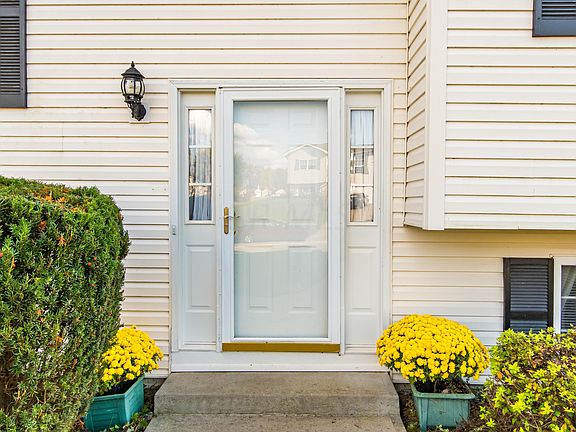 4th image of 1003 Blueberry Ct