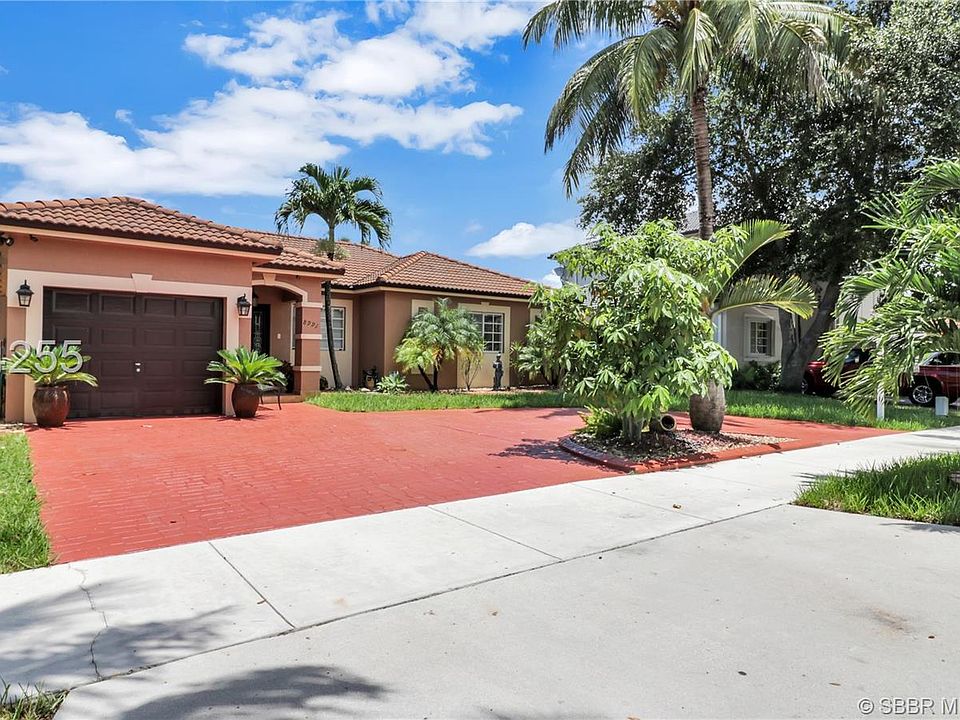 1st image of 8991 NW 166th Ter