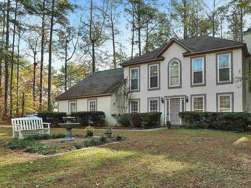 1st image of 220 London Ln