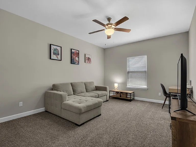 66 Brenda Ln — Photo 19